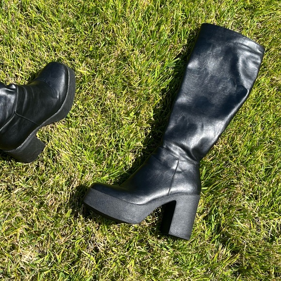 SOLD - Picture 5 of 6